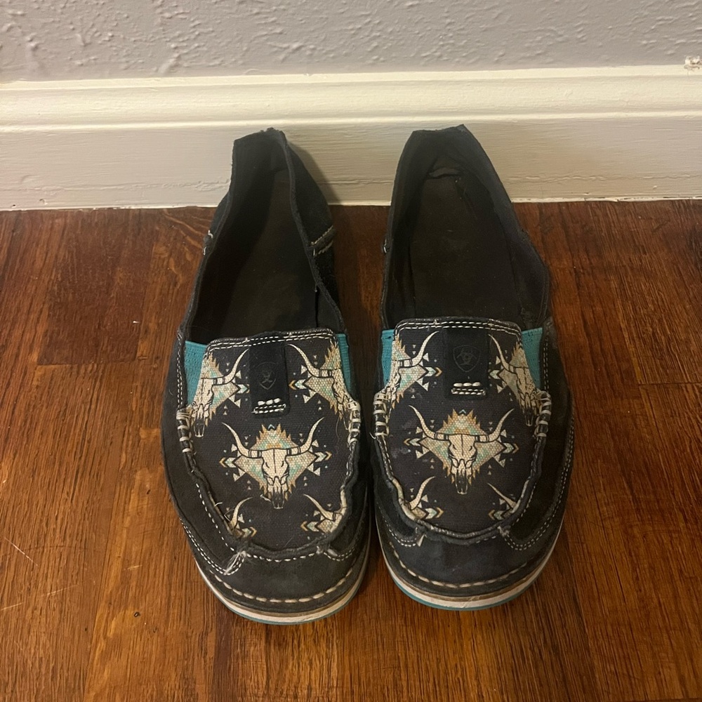 Ariat cruiser